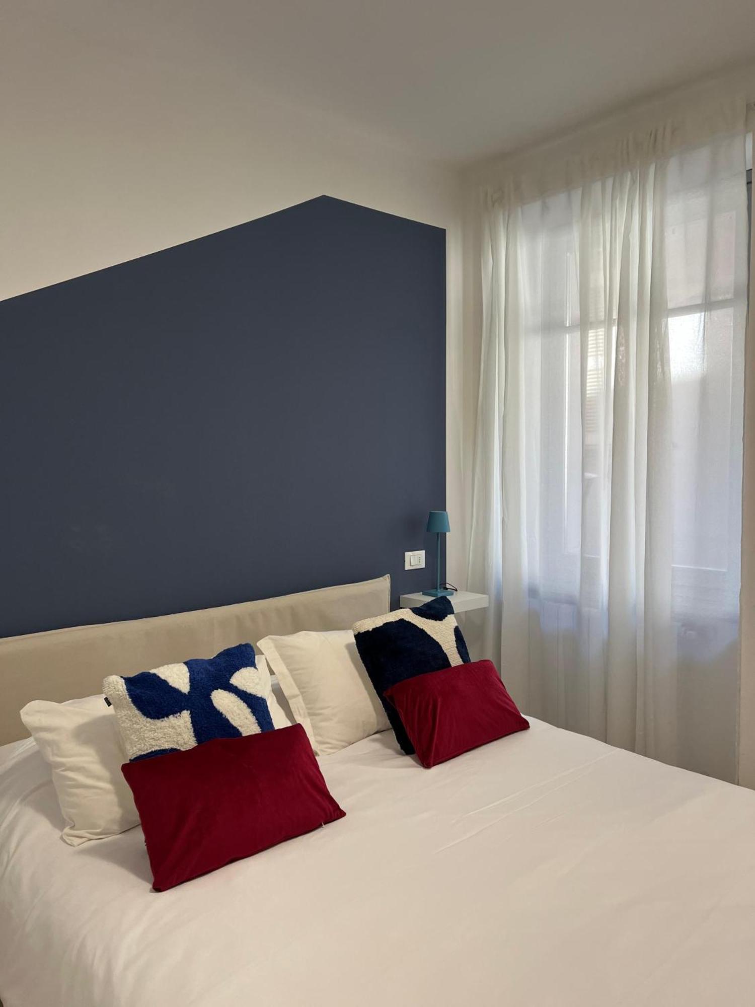 Residenze Blue Lake โอเมญา ภายนอก รูปภาพ